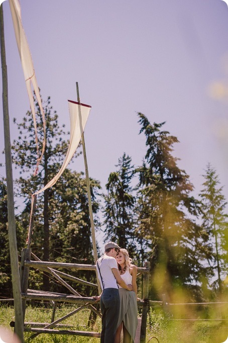 Vintage-Farmers-Market-engagement-session_Caravan-Theatre-Armstrong_16_by-Kevin-Trowbridge