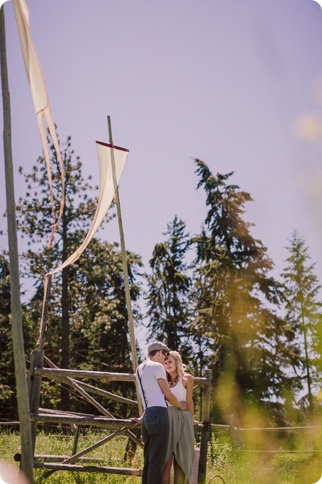 Vintage-Farmers-Market-engagement-session_Caravan-Theatre-Armstrong_16_by-Kevin-Trowbridge