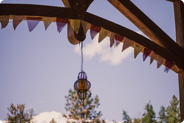 Vintage-Farmers-Market-engagement-session_Caravan-Theatre-Armstrong_29_by-Kevin-Trowbridge