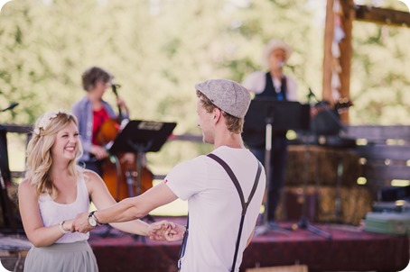 Vintage-Farmers-Market-engagement-session_Caravan-Theatre-Armstrong_67_by-Kevin-Trowbridge