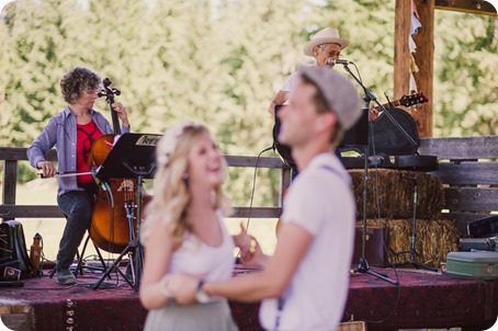 Vintage-Farmers-Market-engagement-session_Caravan-Theatre-Armstrong_68_by-Kevin-Trowbridge