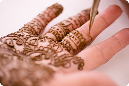 Henna-party_Indian-wedding-Maiyan_Sparkling-Hill-dancing_14_by-Kevin-Trowbridge