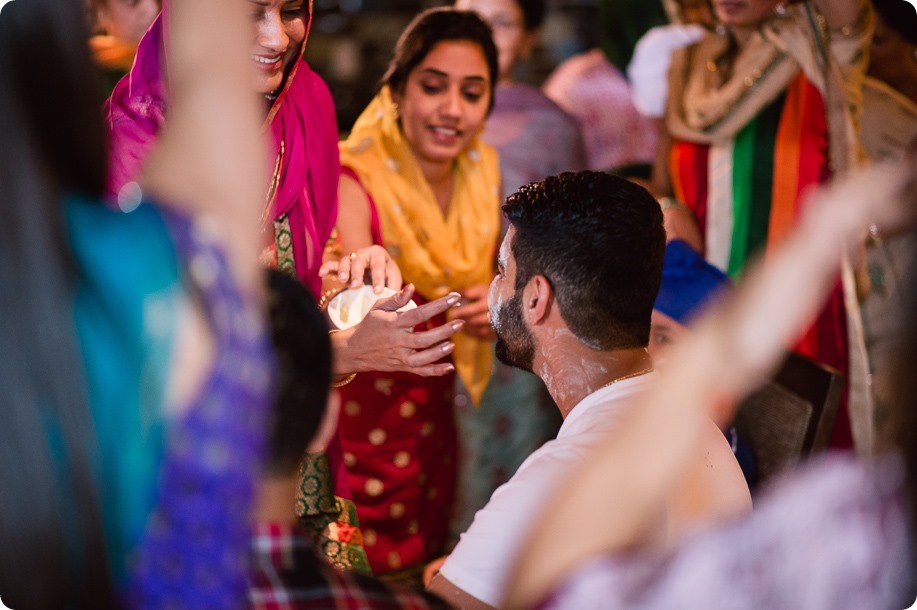 Henna-party_Indian-wedding-Maiyan_Sparkling-Hill-dancing_44_by-Kevin-Trowbridge