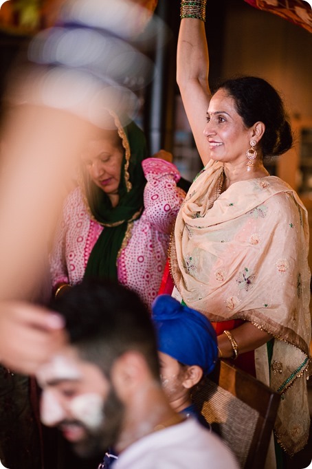 Henna-party_Indian-wedding-Maiyan_Sparkling-Hill-dancing_46_by-Kevin-Trowbridge