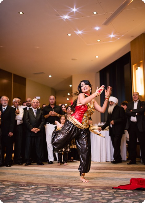 Henna-party_Indian-wedding-Maiyan_Sparkling-Hill-dancing_82_by-Kevin-Trowbridge