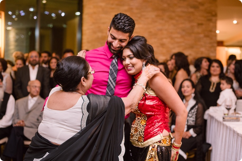 Henna-party_Indian-wedding-Maiyan_Sparkling-Hill-dancing_88_by-Kevin-Trowbridge