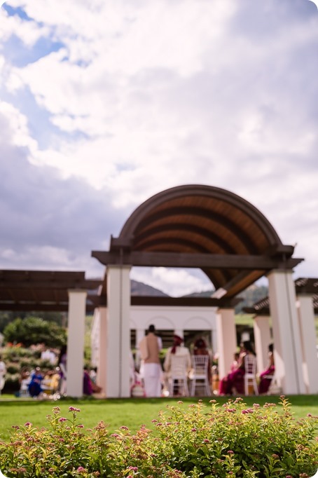 Hindu-wedding-ceremony_Kelowna_Cedar-Creek_Sparkling-Hill_111_by-Kevin-Trowbridge