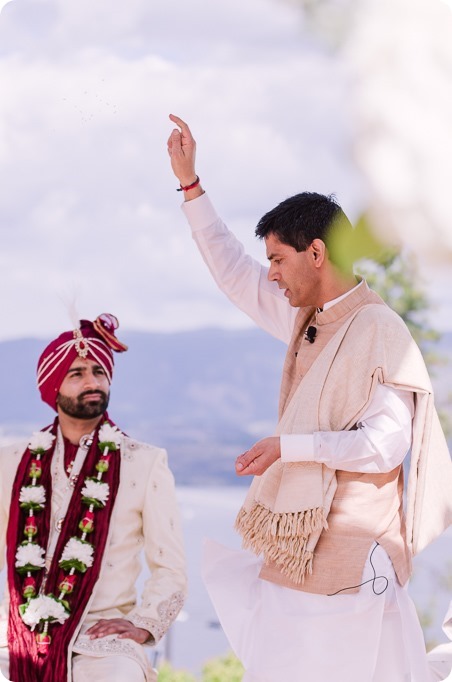 Hindu-wedding-ceremony_Kelowna_Cedar-Creek_Sparkling-Hill_112_by-Kevin-Trowbridge