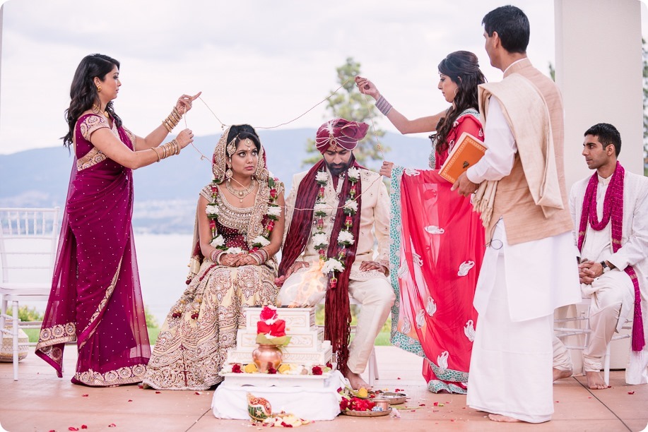 Hindu-wedding-ceremony_Kelowna_Cedar-Creek_Sparkling-Hill_142_by-Kevin-Trowbridge