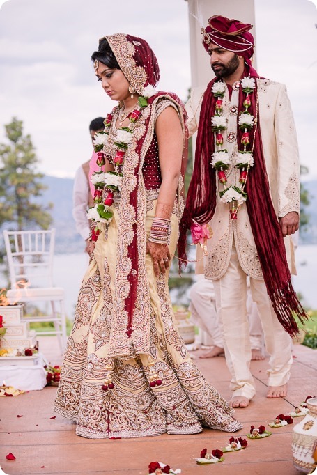 Hindu-wedding-ceremony_Kelowna_Cedar-Creek_Sparkling-Hill_147_by-Kevin-Trowbridge