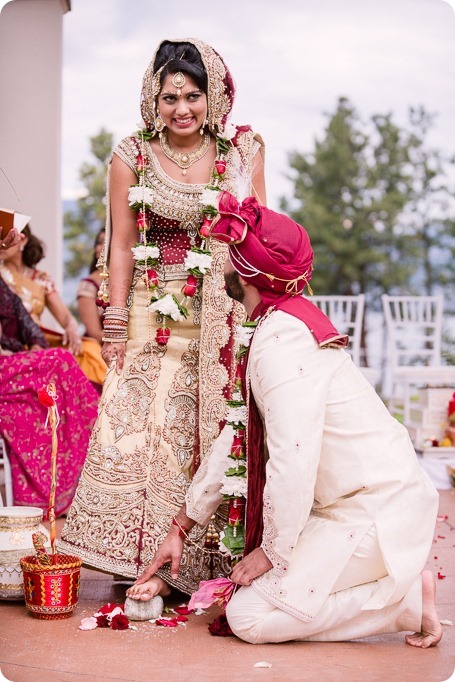 Hindu-wedding-ceremony_Kelowna_Cedar-Creek_Sparkling-Hill_152_by-Kevin-Trowbridge
