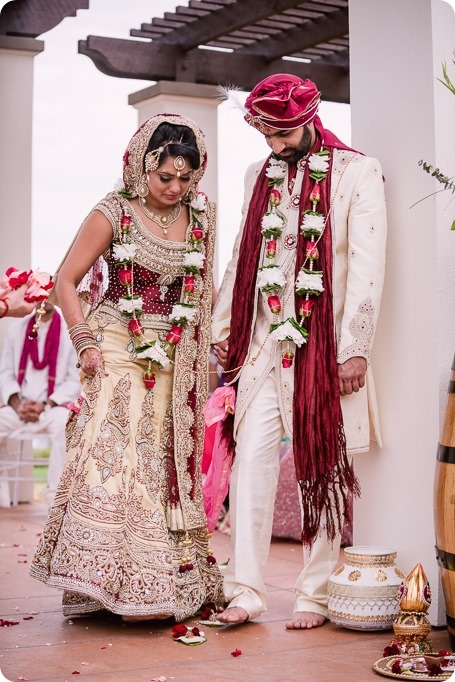 Hindu-wedding-ceremony_Kelowna_Cedar-Creek_Sparkling-Hill_173_by-Kevin-Trowbridge