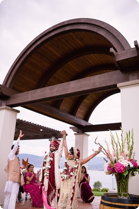 Hindu-wedding-ceremony_Kelowna_Cedar-Creek_Sparkling-Hill_174_by-Kevin-Trowbridge