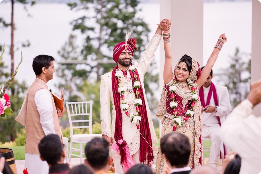 Hindu-wedding-ceremony_Kelowna_Cedar-Creek_Sparkling-Hill_175_by-Kevin-Trowbridge