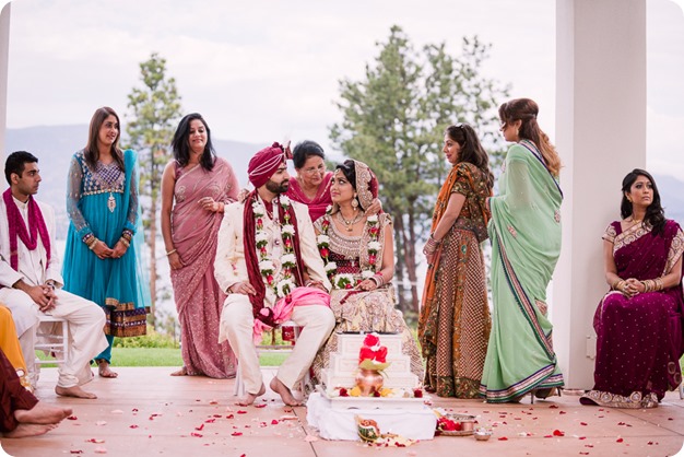 Hindu-wedding-ceremony_Kelowna_Cedar-Creek_Sparkling-Hill_183_by-Kevin-Trowbridge