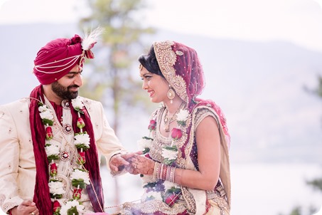 Hindu-wedding-ceremony_Kelowna_Cedar-Creek_Sparkling-Hill_189_by-Kevin-Trowbridge