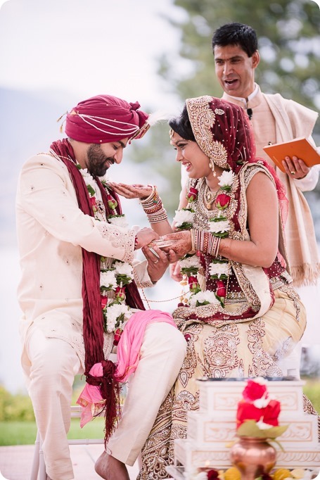Hindu-wedding-ceremony_Kelowna_Cedar-Creek_Sparkling-Hill_192_by-Kevin-Trowbridge