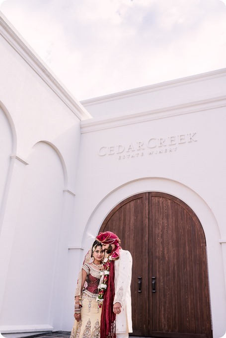 Hindu-wedding-ceremony_Kelowna_Cedar-Creek_Sparkling-Hill_204_by-Kevin-Trowbridge