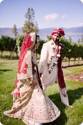 Hindu-wedding-ceremony_Kelowna_Cedar-Creek_Sparkling-Hill_207_by-Kevin-Trowbridge