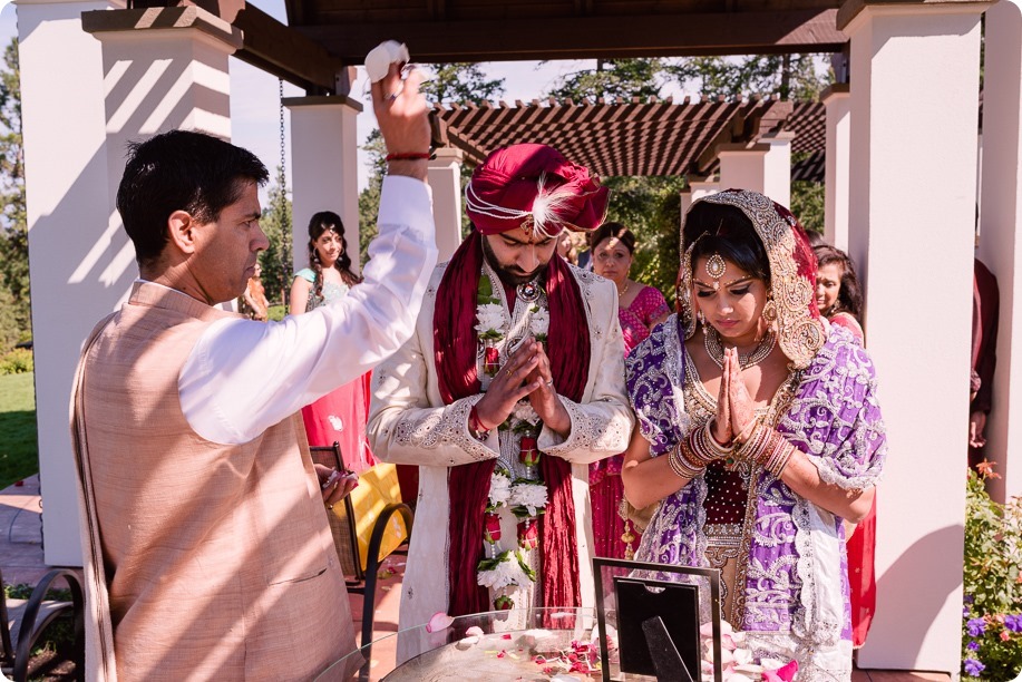 Hindu-wedding-ceremony_Kelowna_Cedar-Creek_Sparkling-Hill_210_by-Kevin-Trowbridge