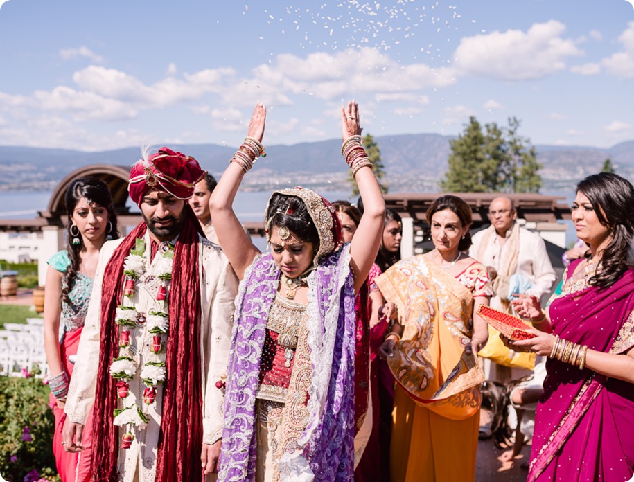 Hindu-wedding-ceremony_Kelowna_Cedar-Creek_Sparkling-Hill_221_by-Kevin-Trowbridge