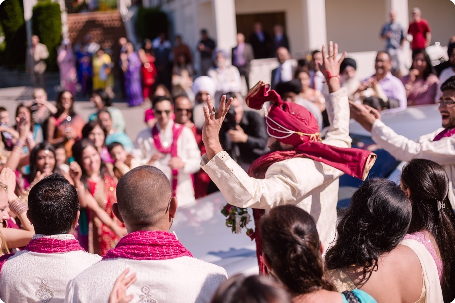 Hindu-wedding-ceremony_Kelowna_Cedar-Creek_Sparkling-Hill_234_by-Kevin-Trowbridge