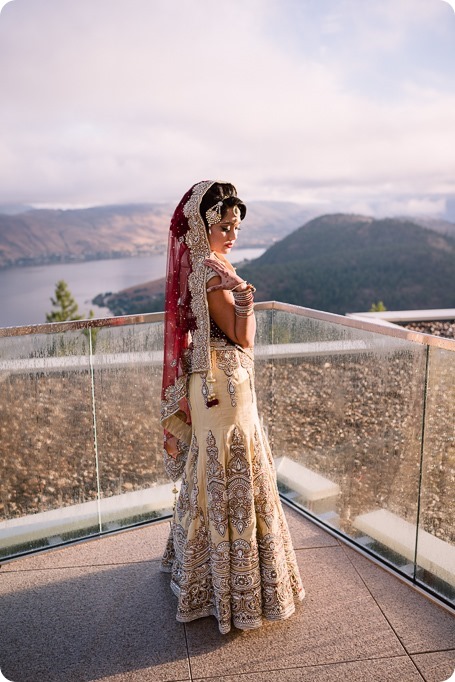 Hindu-wedding-ceremony_Kelowna_Cedar-Creek_Sparkling-Hill_28_by-Kevin-Trowbridge