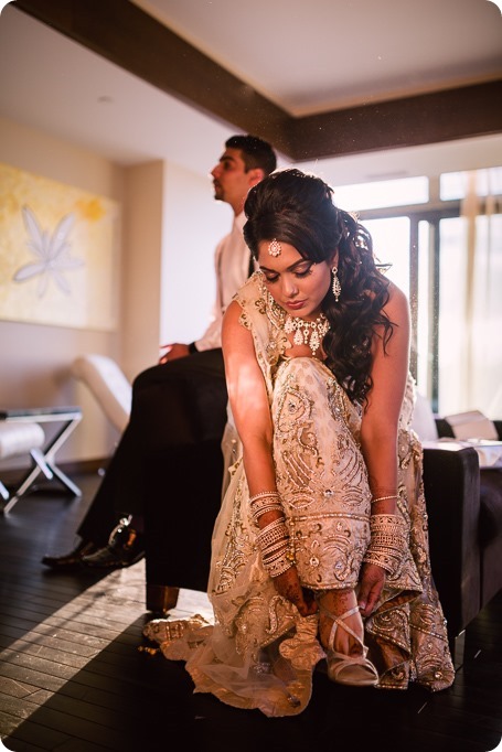 Hindu-wedding-ceremony_Kelowna_Cedar-Creek_Sparkling-Hill_292_by-Kevin-Trowbridge