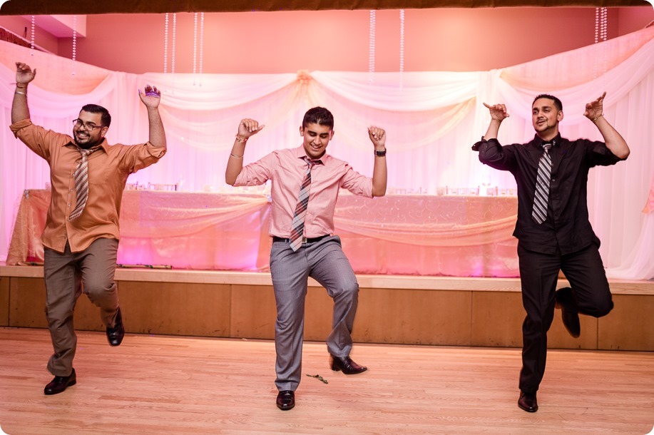 Hindu-wedding-ceremony_Kelowna_Cedar-Creek_Sparkling-Hill_397_by-Kevin-Trowbridge