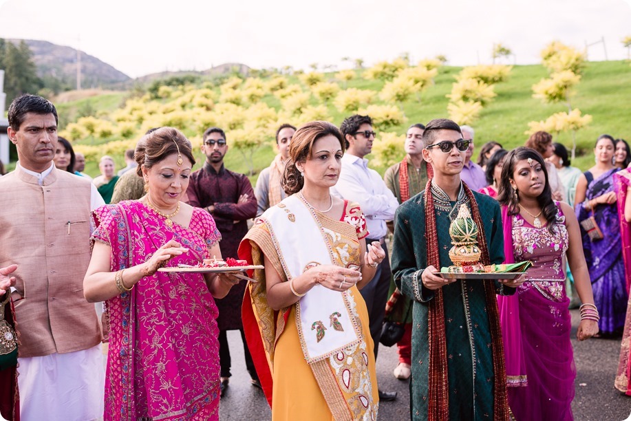 Hindu-wedding-ceremony_Kelowna_Cedar-Creek_Sparkling-Hill_42_by-Kevin-Trowbridge