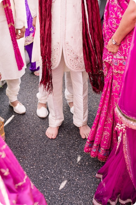 Hindu-wedding-ceremony_Kelowna_Cedar-Creek_Sparkling-Hill_70_by-Kevin-Trowbridge