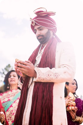 Hindu-wedding-ceremony_Kelowna_Cedar-Creek_Sparkling-Hill_74_by-Kevin-Trowbridge