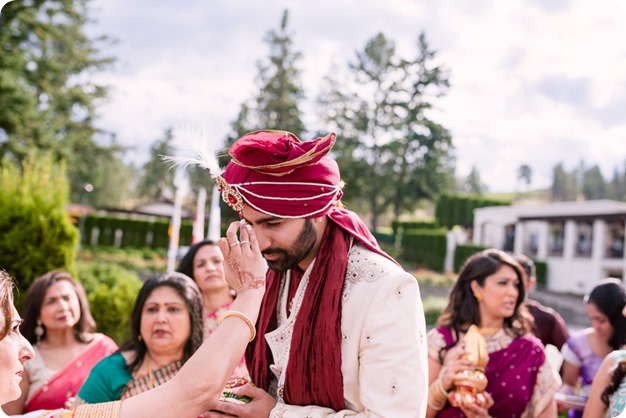 Hindu-wedding-ceremony_Kelowna_Cedar-Creek_Sparkling-Hill_75_by-Kevin-Trowbridge