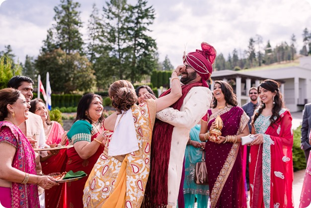 Hindu-wedding-ceremony_Kelowna_Cedar-Creek_Sparkling-Hill_81_by-Kevin-Trowbridge