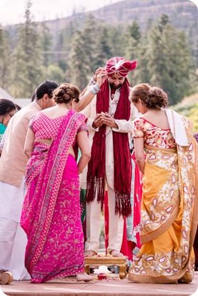 Hindu-wedding-ceremony_Kelowna_Cedar-Creek_Sparkling-Hill_82_by-Kevin-Trowbridge