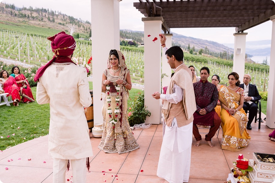 Hindu-wedding-ceremony_Kelowna_Cedar-Creek_Sparkling-Hill_99_by-Kevin-Trowbridge