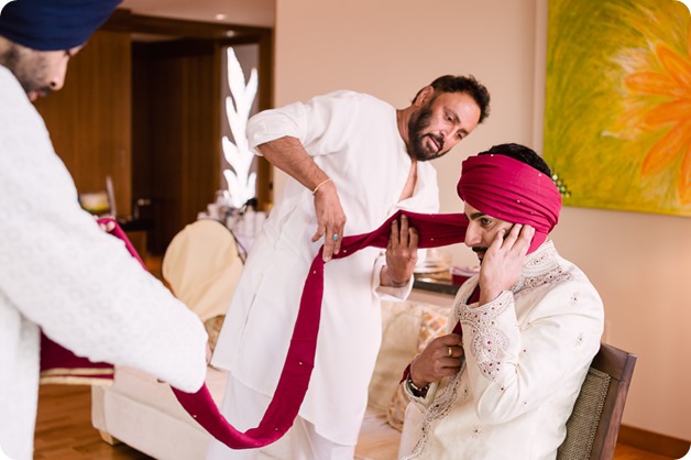 Hindu-wedding-ceremony_Kelowna_Cedar-Creek_Sparkling-Hill_grooms-turban_08_by-Kevin-Trowbridge