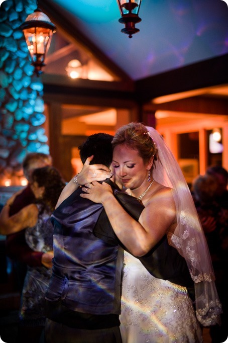 Kelowna-wedding-photographer_Harvest-Golf-Club_colourful-decor-theme_41514_by-Kevin-Trowbridge