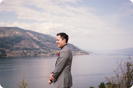 Kelowna-wedding-photographer_Harvest-Golf-Club_colourful-decor-theme_49203_by-Kevin-Trowbridge