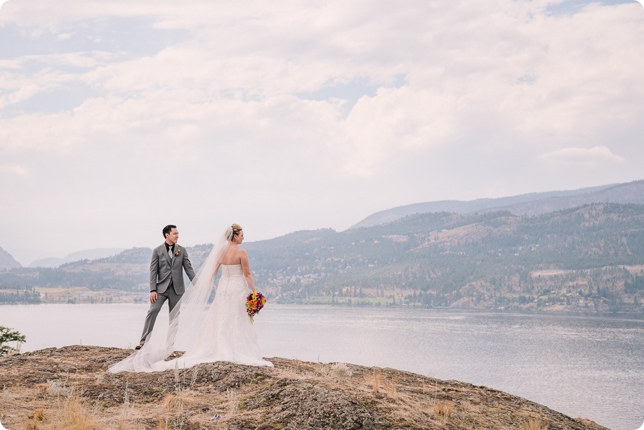 Kelowna-wedding-photographer_Harvest-Golf-Club_colourful-decor-theme_83429_by-Kevin-Trowbridge