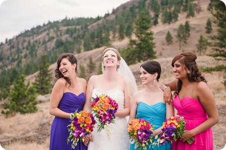 Kelowna-wedding-photographer_Harvest-Golf-Club_colourful-decor-theme_83622_by-Kevin-Trowbridge