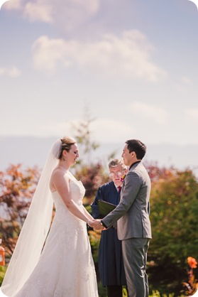 Kelowna-wedding-photographer_Harvest-Golf-Club_colourful-decor-theme_84088_by-Kevin-Trowbridge