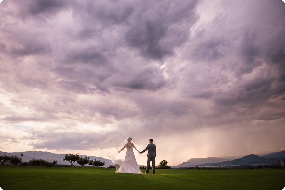 Kelowna-wedding-photographer_Harvest-Golf-Club_colourful-decor-theme_84506_by-Kevin-Trowbridge-2