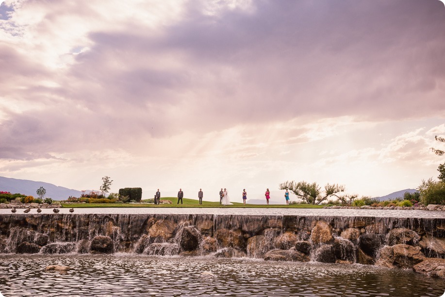 Kelowna-wedding-photographer_Harvest-Golf-Club_colourful-decor-theme_84562_by-Kevin-Trowbridge