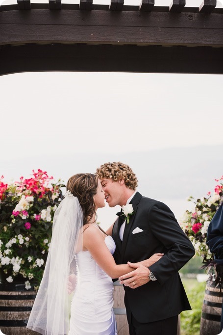 Kelowna-wedding-photography_Summerhill-Winery_classic-mustang_61_by-Kevin-Trowbridge