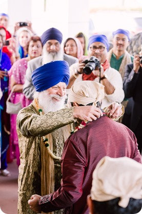 Sikh-Indian-wedding_Kelowna-Temple_Sparkling-Hill_107_by-Kevin-Trowbridge