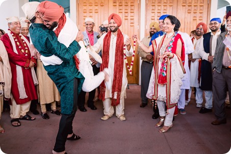 Sikh-Indian-wedding_Kelowna-Temple_Sparkling-Hill_112_by-Kevin-Trowbridge