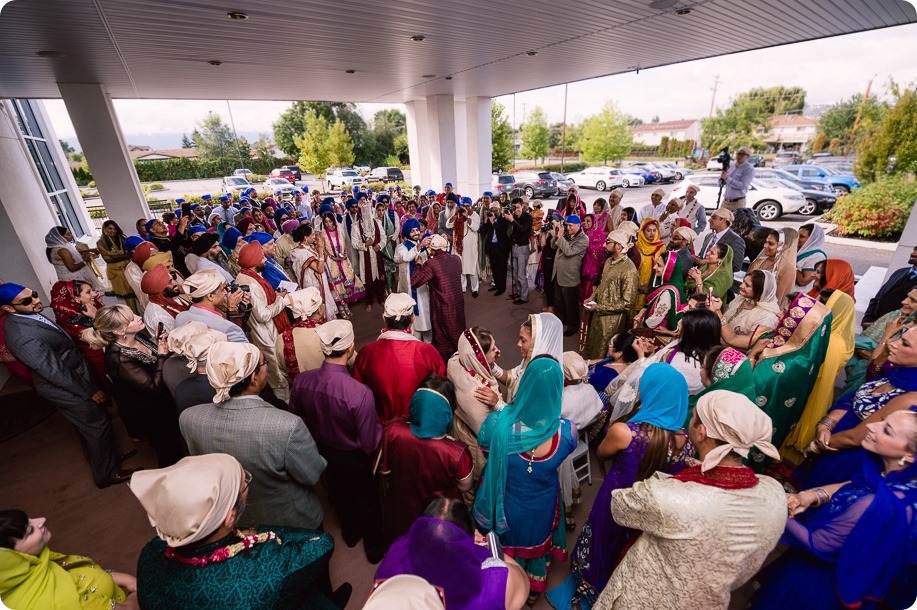 Sikh-Indian-wedding_Kelowna-Temple_Sparkling-Hill_117_by-Kevin-Trowbridge