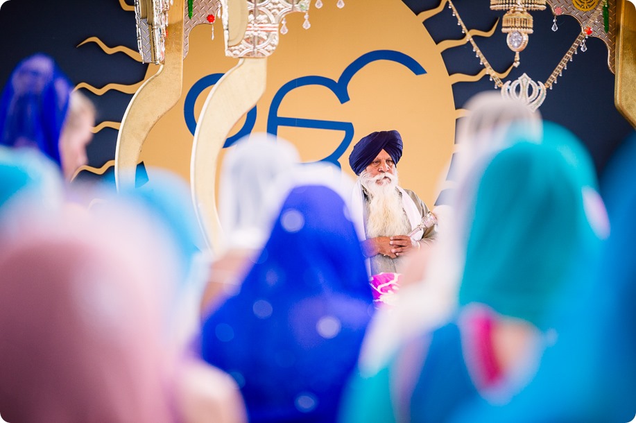 Sikh-Indian-wedding_Kelowna-Temple_Sparkling-Hill_175_by-Kevin-Trowbridge