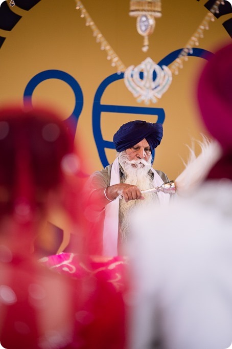 Sikh-Indian-wedding_Kelowna-Temple_Sparkling-Hill_182_by-Kevin-Trowbridge